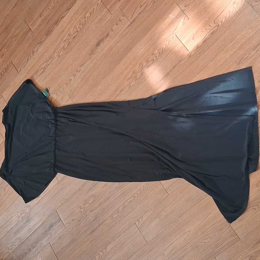 Elegant Black Maxi Dress